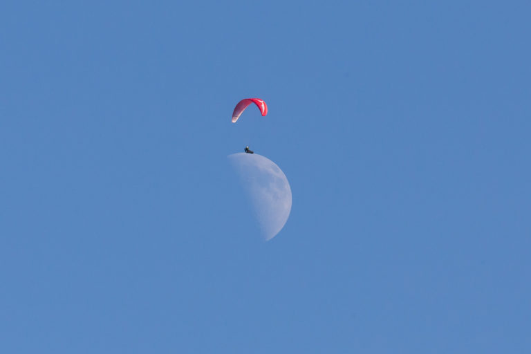 Parapente « on the moon »
